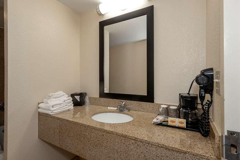 Hometowne Studios By Red Roof Bordentown - Mcguire Afb Habitación foto